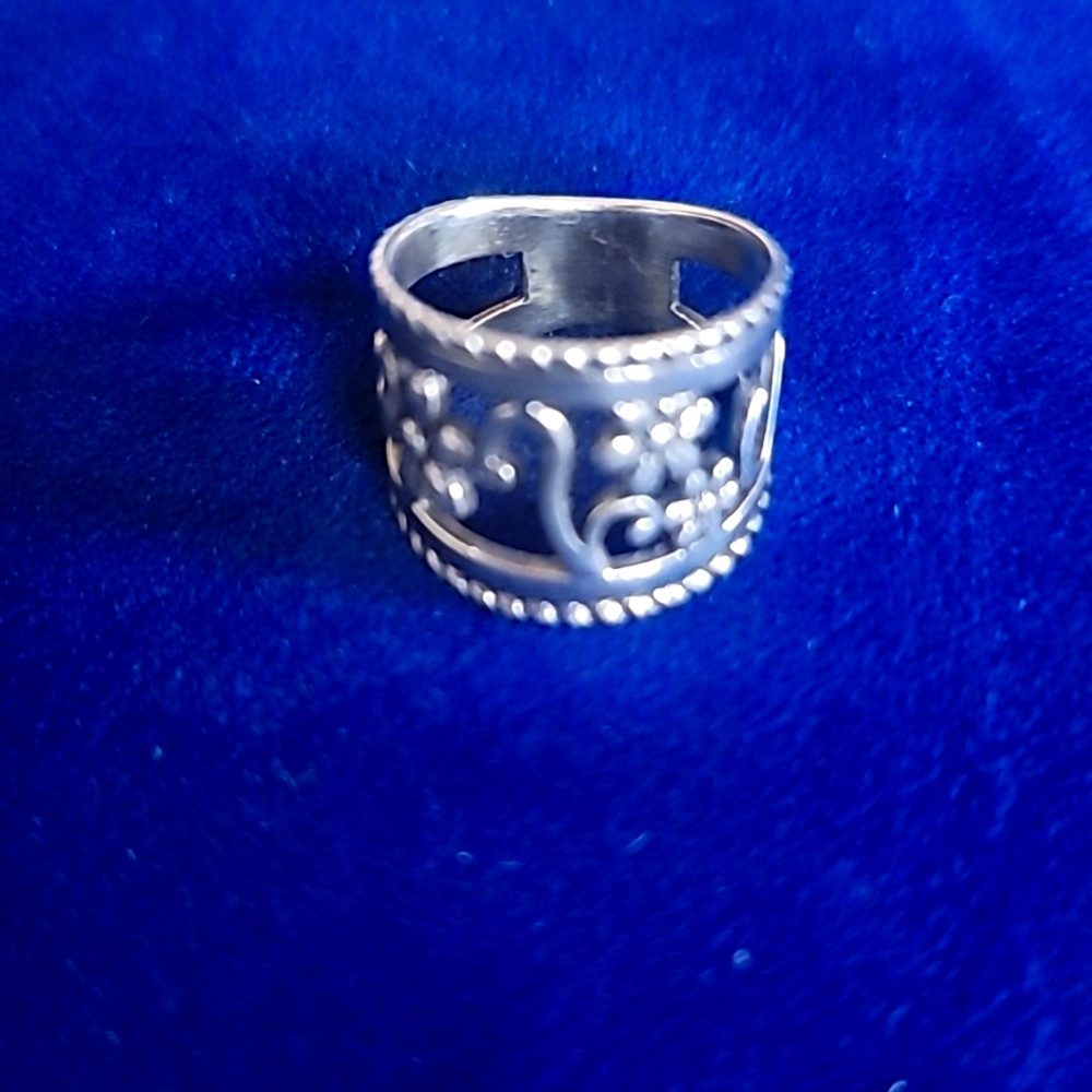 Sterling silver wide floral scroll ring size 6